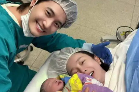 张檬母亲节晒剖腹产生子记录