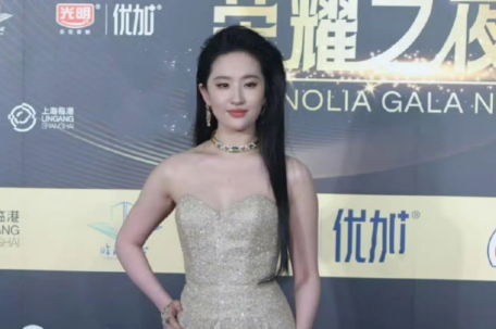 刘亦菲缺席白玉兰红毯