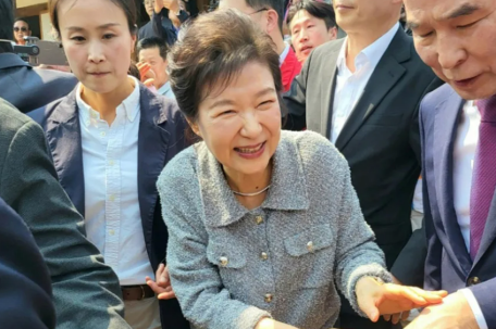 朴槿惠力挺韩国总统候选人金文洙
