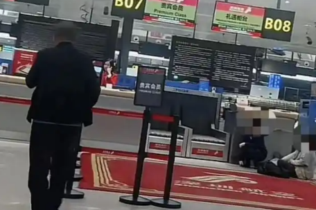 不是母子 不是考公 不是舍不得打车 