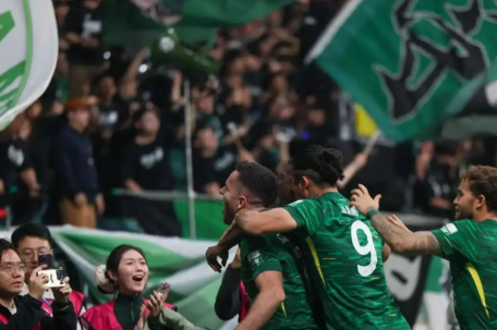 北京国安6-1战胜山东泰山