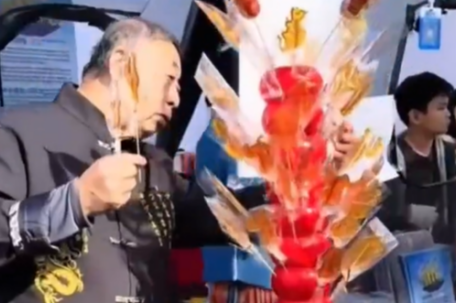 洛杉矶华人办庙会庆祝中国春节