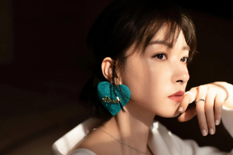 万茜拿了影后输了钱