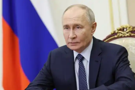 普京脱口怒斥西方领导人“白痴”