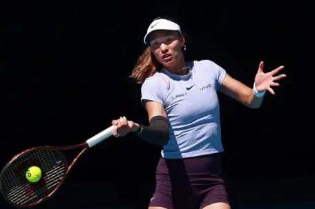 郑钦文今晚冲击伦敦站决赛