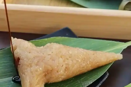 临近端午 各地节日氛围愈发浓厚