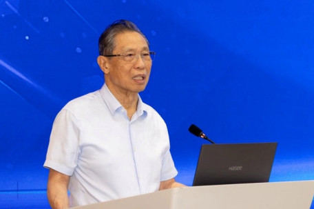 钟南山：对新冠要像流感一样 不要慌