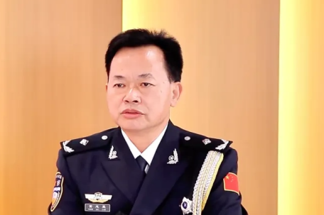 广西南宁监狱监狱长主动投案 