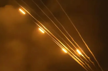 伊朗深夜向以发射近200枚导弹