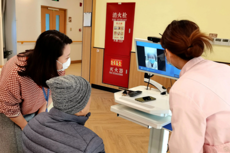 女子花1780元考陪诊师证却无单可接