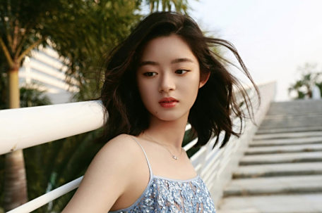 黄杨钿甜母亲称耳环仅100多元