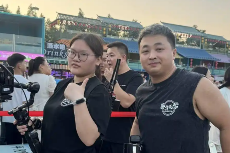 风口上的团播运镜师：3天速成月薪2万