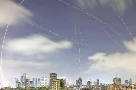 伊拉克称被50架以色列战机侵犯领空 