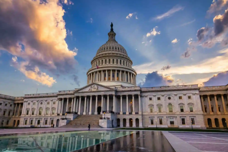 美政府考虑再禁36个国家公民进入