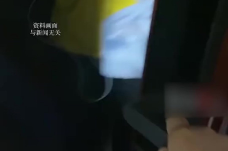 女主播3年顿顿外卖患上胃癌