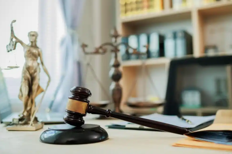 男子挪用500万公款 给前女友197万