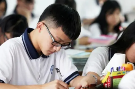 39岁女子生9女1男 两年生一个