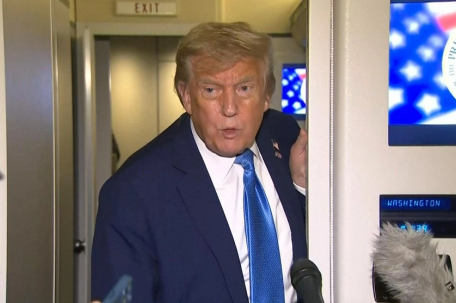 特朗普警告伊朗声称“绝不留情”