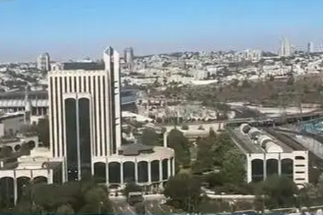 伊朗首次白天发动袭击 当晚再发导弹