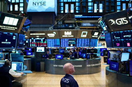 美股三大指数集体收涨 特斯拉涨超8%