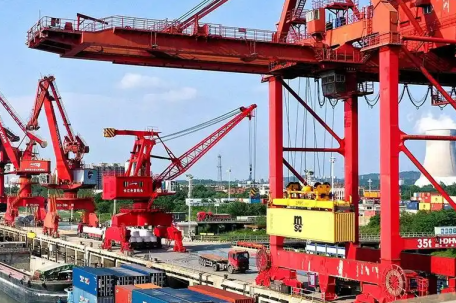 中国经济靠什么“顶住了压力”
