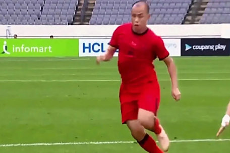 国足东亚杯首球 黄政宇抽射破门