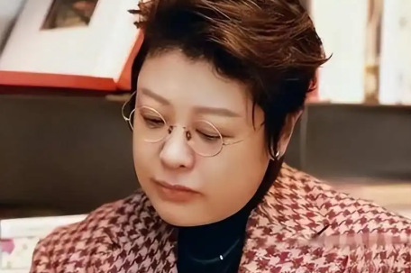 韩红称未来可能会过得很清贫