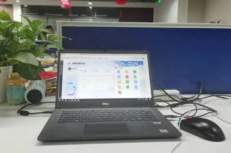 学历贬值 大一新生涌入实习岗