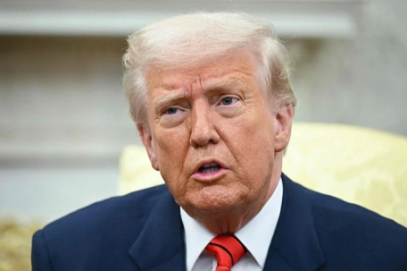 特朗普称不希望伊朗政权更迭