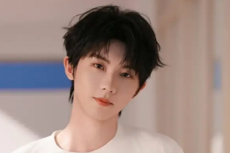 马嘉祺声乐老师发文引争议