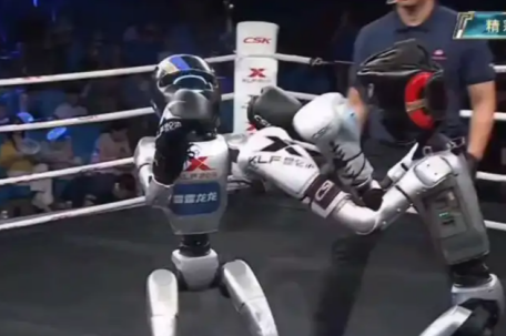 全球第一位机器人格斗冠军诞生