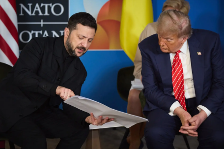 特朗普赞泽连斯基：你穿得真正式