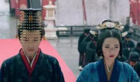 三女侍一夫！龙榻上的曹操之女，斗曹丕、摔玉玺，她才是三国最伟大的女人