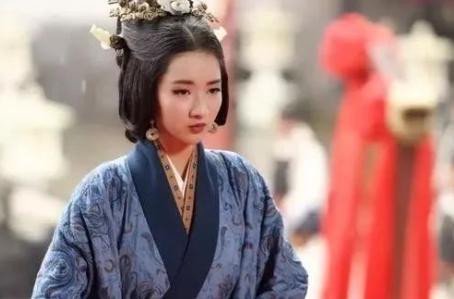 三女侍一夫！龙榻上的曹操之女，斗曹丕、摔玉玺，她才是三国最伟大的女人