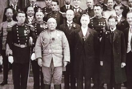 清朝隆裕太后谈退位条件,唯独一点宁死不从 清朝隆裕太后谈退位条件,唯独一点宁死不从