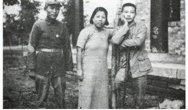 王家烈为什么要打断钟赤兵的一条腿？他打垮王家烈4个团