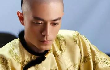 皇帝赐下毒酒,将军竟然还哈哈大笑的痛苦喝下酒 皇帝赐下毒酒,将军竟然还哈哈大笑的痛苦喝下酒