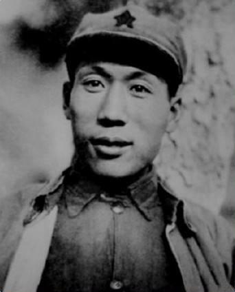 伍修权做出的贡献有哪些 早年的他都经历了哪些事情 伍修权做出的贡献有哪些 早年的他都经历了哪些事情