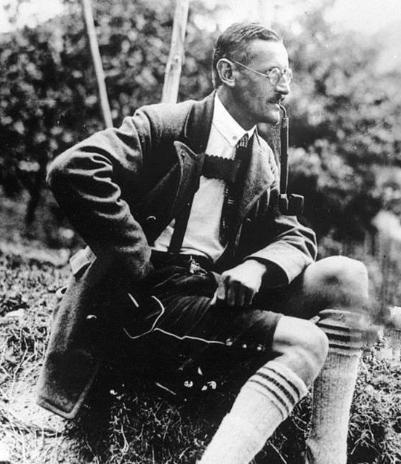 1921年希特勒取代安东&middot;德莱克斯勒成为纳粹党领袖