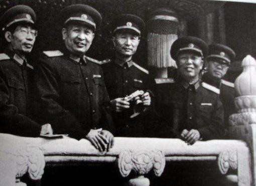 钟期光是谁？他为何能成为上将？