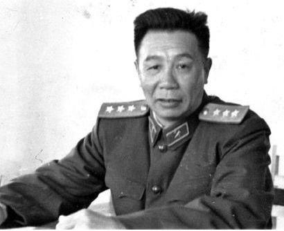 何长工是谁?共和国缔造者之一,可授大将而未授 何长工是谁?共和国缔造者之一,可授大将而未授