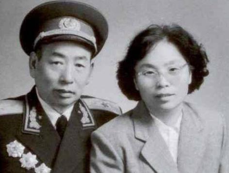 乔信明是什么样的人？竟有这么多的大<a href=https://www.lishiji.cn/lishi/413/ target=_blank class=infotextkey>人物</a>不惜性命的帮他！