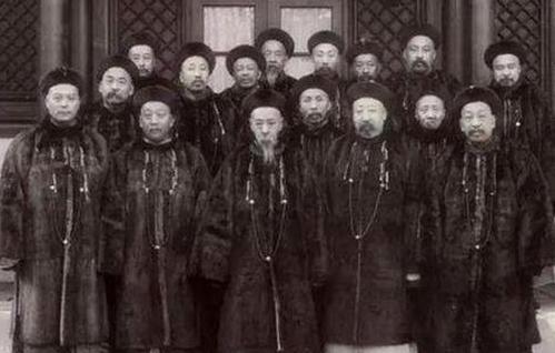 清朝要亡国，统治者赶紧想了一个办法