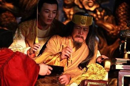 宋英宗驾崩前被逼着书写遗诏的内容是什么?宰相却说:重写 宋英宗驾崩前被逼着书写遗诏的内容是什么?宰相却说:重写