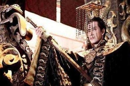 周静帝为什么会将自己的皇位让给其他人呢 他担心的是什么呢