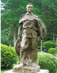 何长工是谁?共和国缔造者之一,可授大将而未授 何长工是谁?<a href=https://www.lishiji.cn/lishi/1044/ target=_blank class=infotextkey>共和国</a>缔造者之一,可授<a href=https://www.lishiji.cn/lishi/7558/ target=_blank class=infotextkey>大将</a>而未授