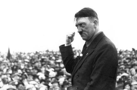 1921年希特勒取代安东&middot;德莱克斯勒成为纳粹党领袖