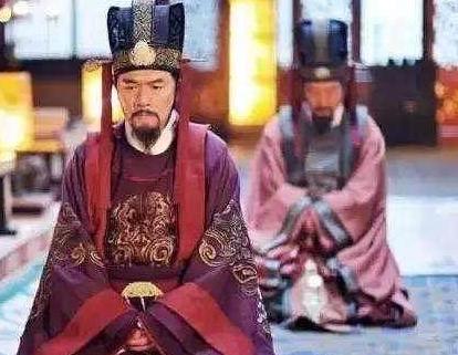 周静帝为什么会将自己的皇位让给其他人呢 他担心的是什么呢