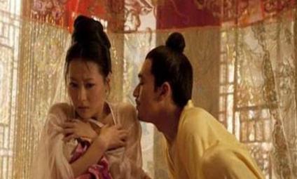 他是宋太祖的小舅子也是吃人魔王 最后被赵光义给杀了 他是宋太祖的小舅子也是吃人魔王 最后被赵光义给杀了