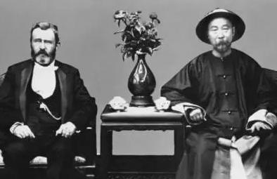 李鸿章造访美国在图书馆前吐了一口痰，结果如何？